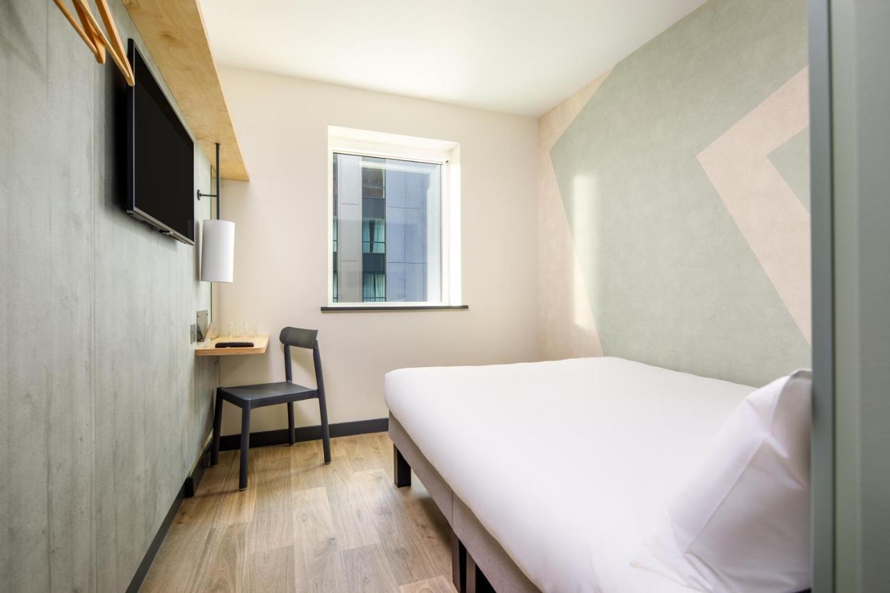 Ibis Budget Manchester Airport T2 Гейл Екстер'єр фото