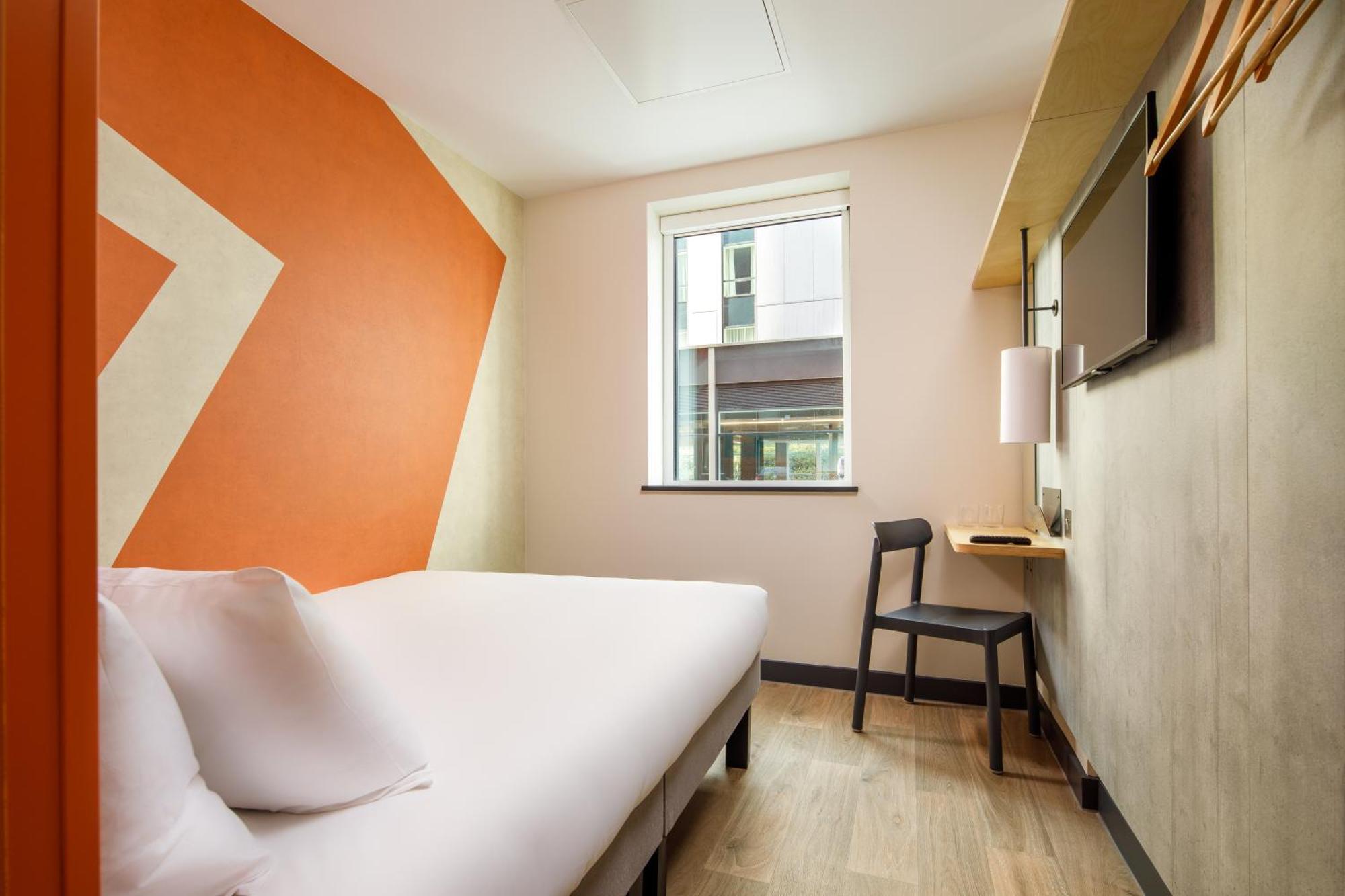 Ibis Budget Manchester Airport T2 Гейл Екстер'єр фото