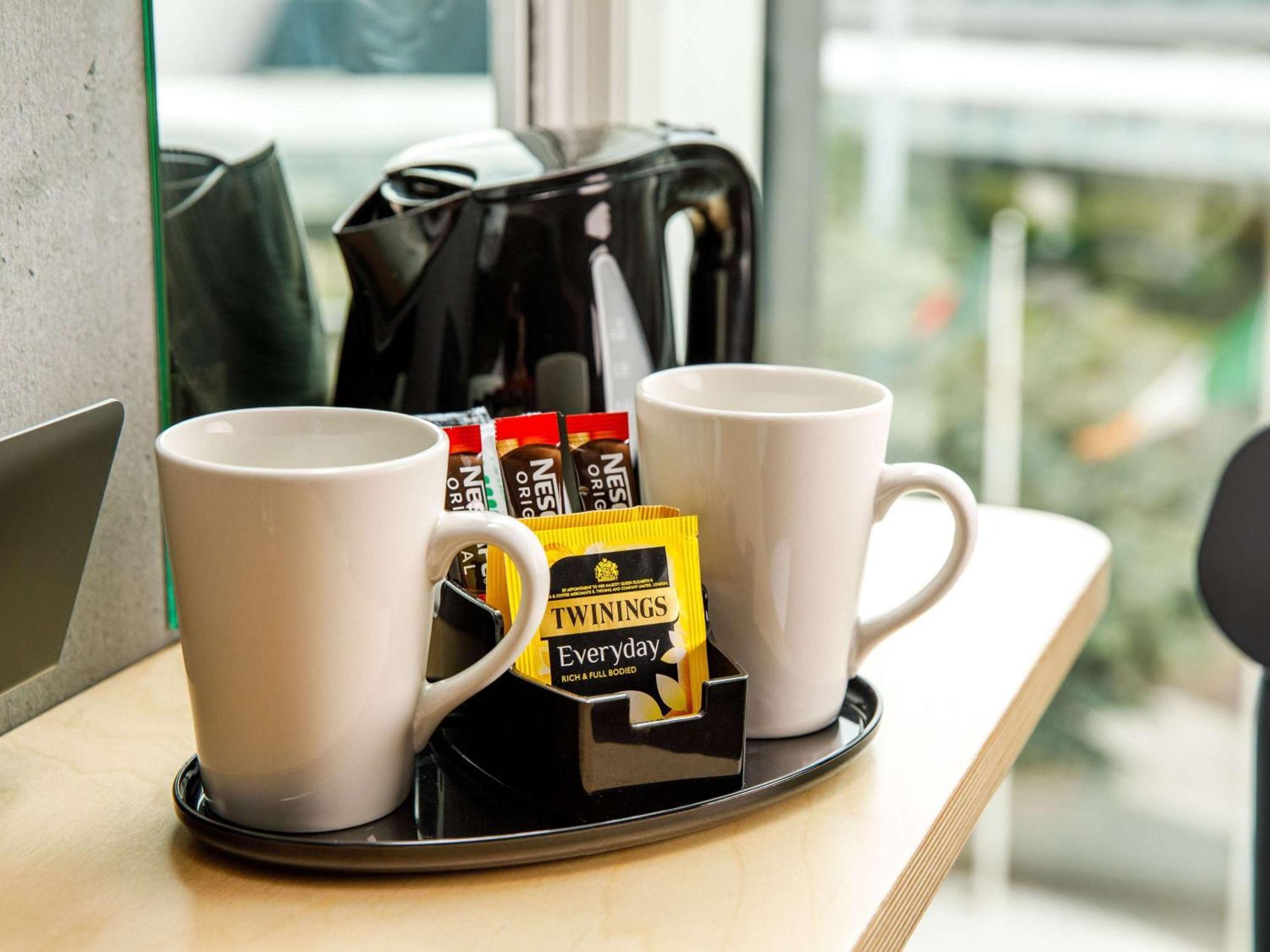 Ibis Budget Manchester Airport T2 Гейл Екстер'єр фото