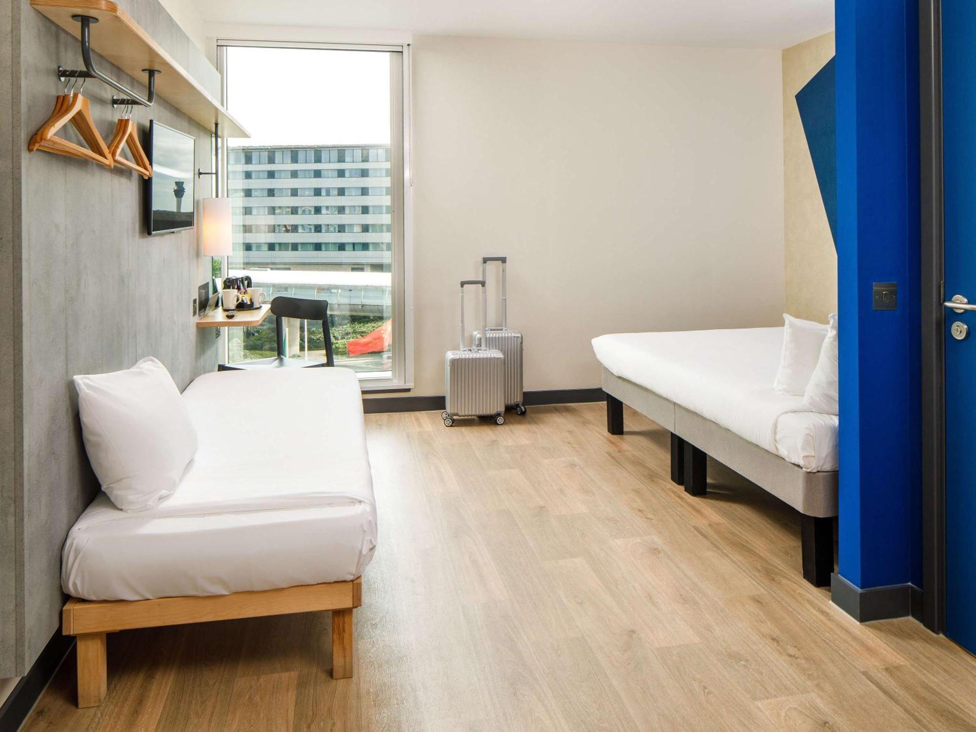 Ibis Budget Manchester Airport T2 Гейл Екстер'єр фото