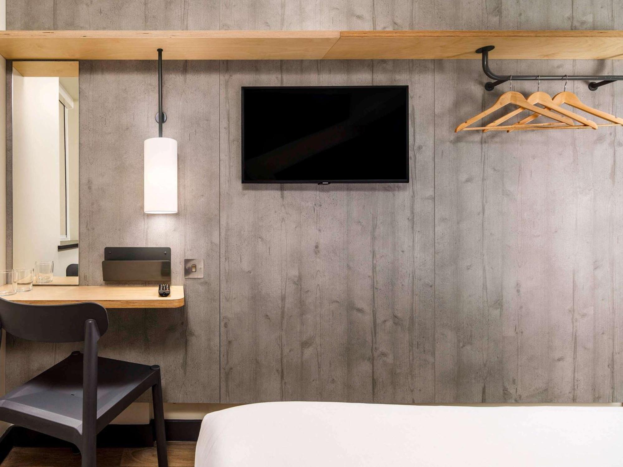 Ibis Budget Manchester Airport T2 Гейл Екстер'єр фото