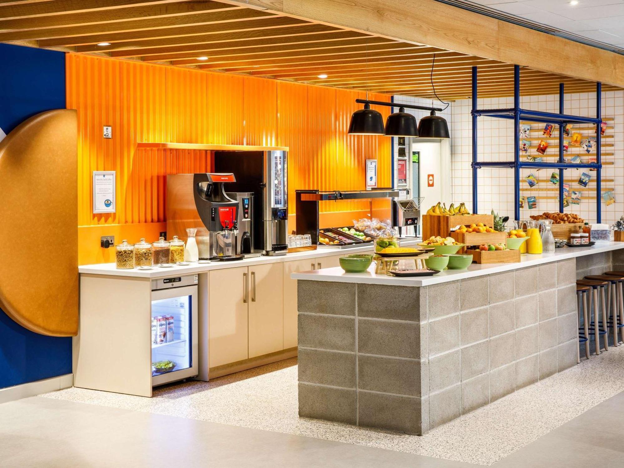 Ibis Budget Manchester Airport T2 Гейл Екстер'єр фото